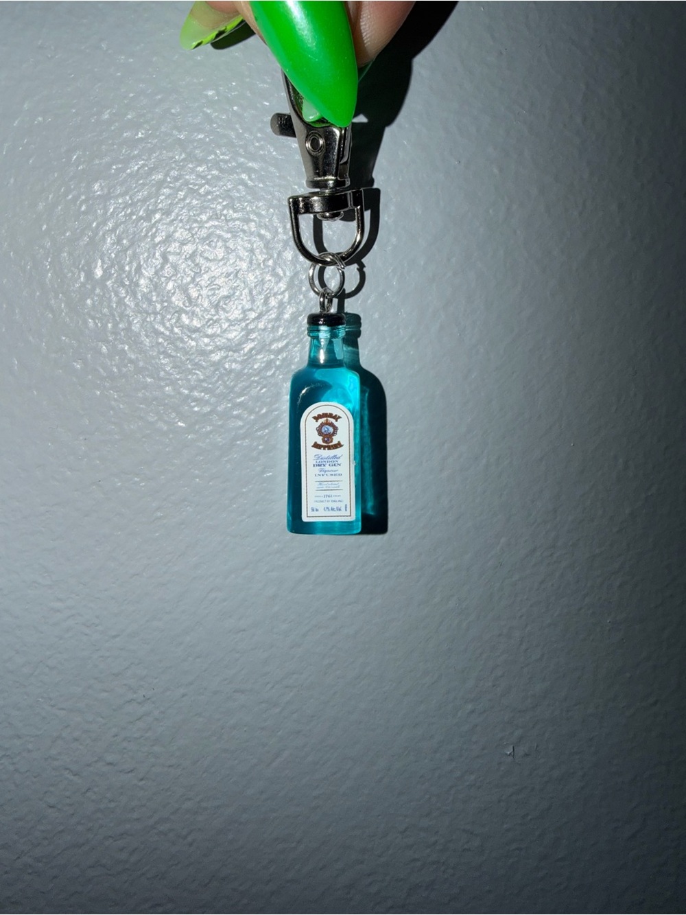 Miniature Bottle Keychain - Picture 4 of 10